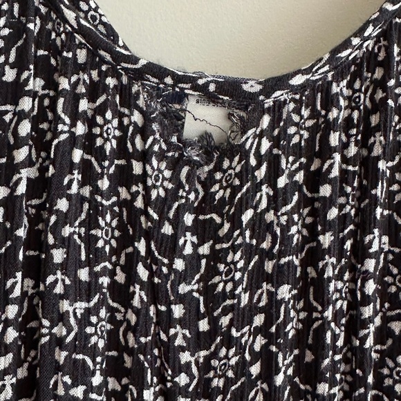 American Eagle Outfitters Black and White Silver Jumpsuit, Sequins, Size Medium - Picture 16 of 16